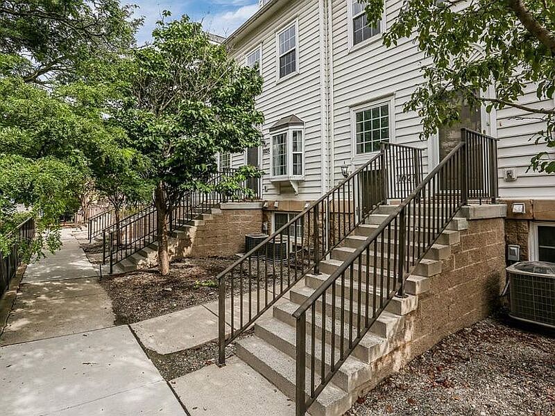 1st image of 1029 Maiden Ln