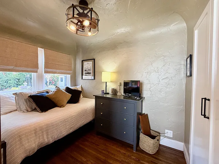 1622 Villa Ave — Photo 6