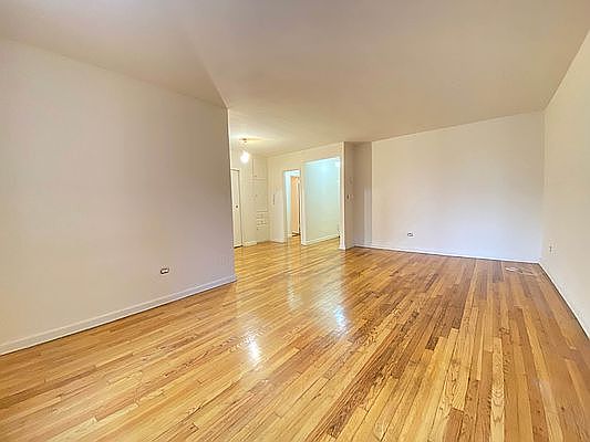 4th image of 41-10 Bowne St #5