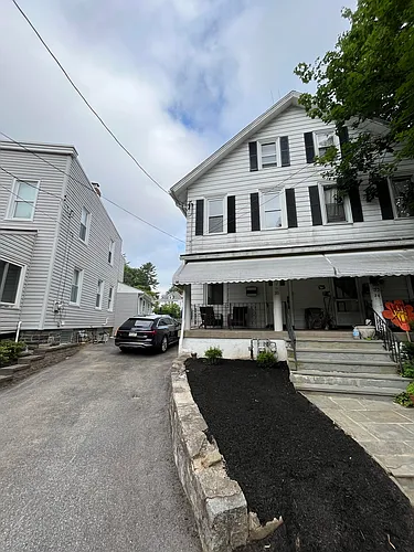 32 Garrett Ave Photo 1