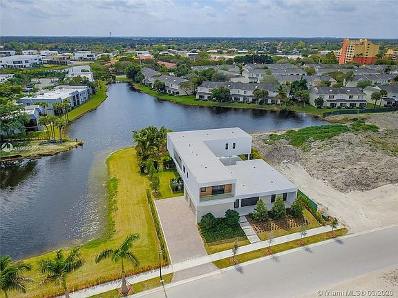 5th image of 16670 N Botaniko Dr N