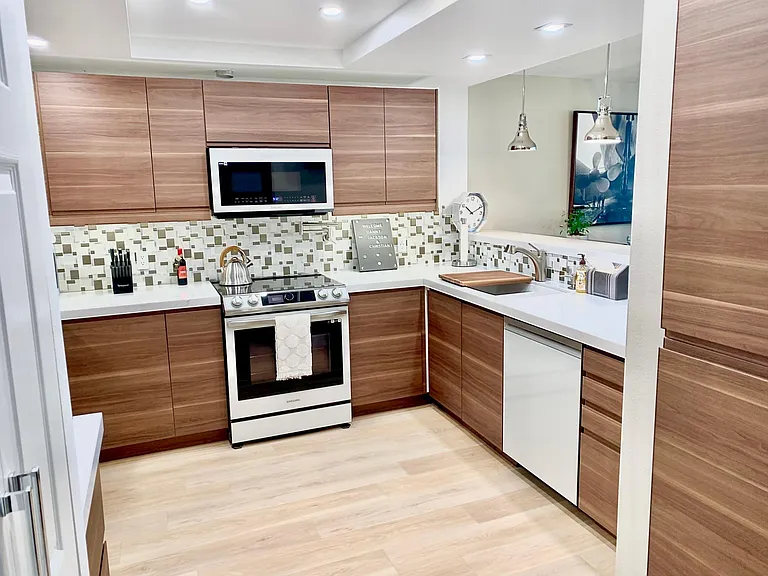 3916 Riviera Dr #408 — Photo 8