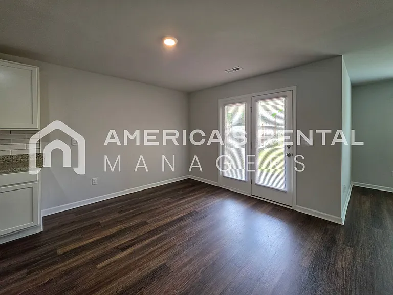 1508 Heritage Cir SE — Photo 23