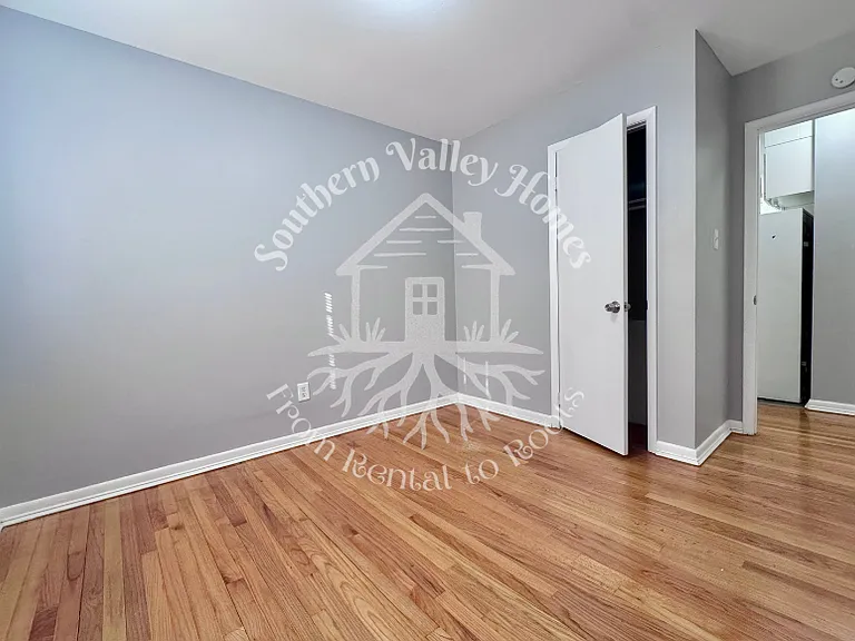 305 Sparta St — Photo 11