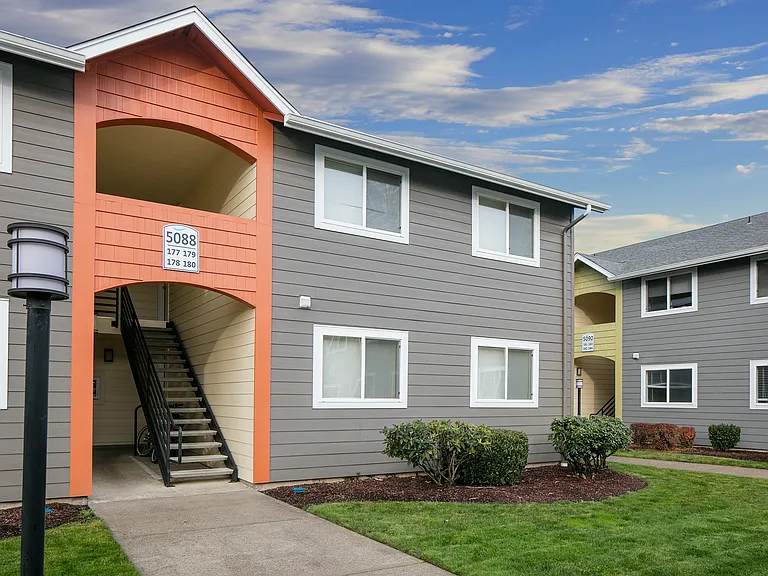 Creekside & Spring Creek apartments community photo