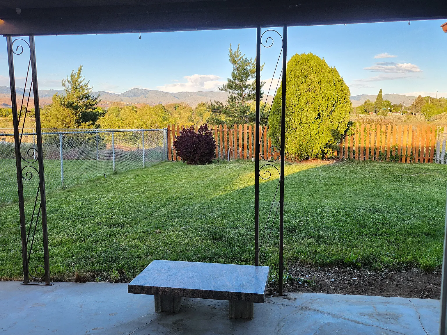 2 bed, 1.5 bath, 1227 sqft, $1,700 — Photo 3