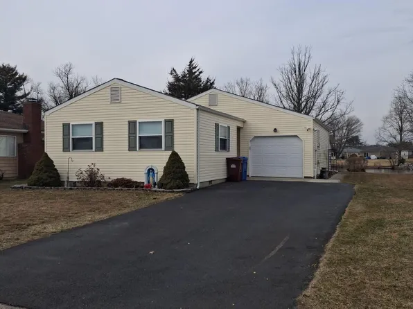 300 Harrington Drive N, Toms River, NJ 08757