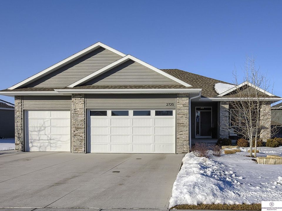 1st image of 2720 Brooks Hollow Dr