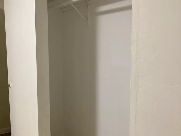 Plymouth Cir — Photo 10