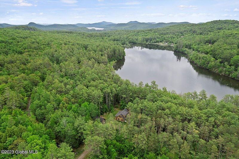 4th image of 52 Log Cabin Lane