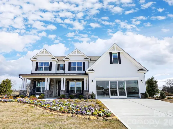 7205 Farmingdale Ln, Harrisburg, NC 28075