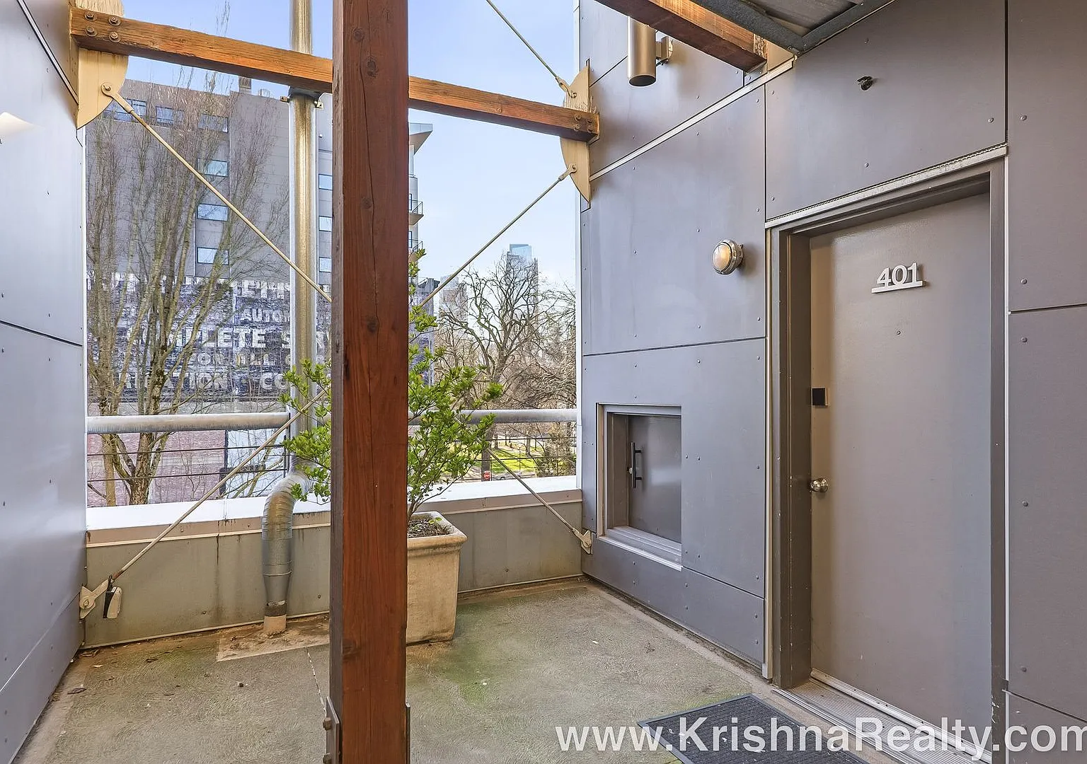 Exclusive Top-Floor Pearl District Condo | 1BR 2BA +Office/Den | Private Patio | Garage Parking I... — Photo 3