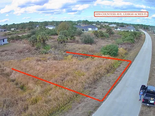 1050 Countess Ave, Lehigh Acres, FL 33974