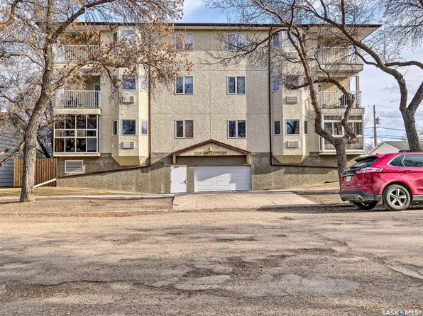 UNIT 102-210 3rd AVENUE E, Rosetown, SK S0L 2V0