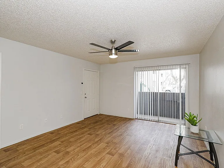 The Canyons on Colter Apartments — Photo 26