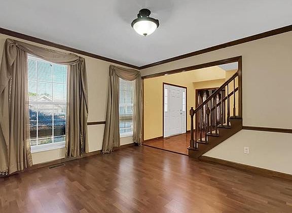 3rd image of 2912 Wind Flower Dr