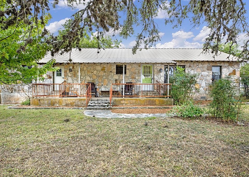 1st image of 119 Acorn Dr