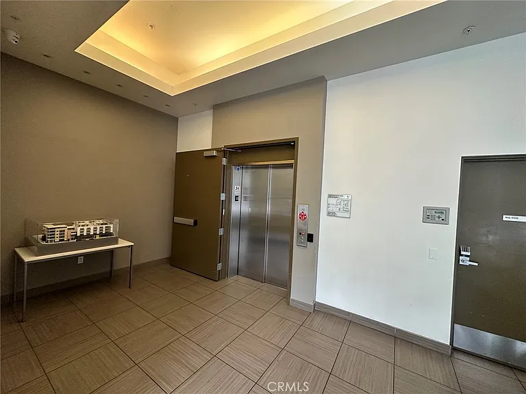 238 S Arroyo Pkwy #213 — Photo 6