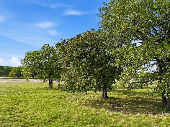 2nd image of 400 River Ranch Rd