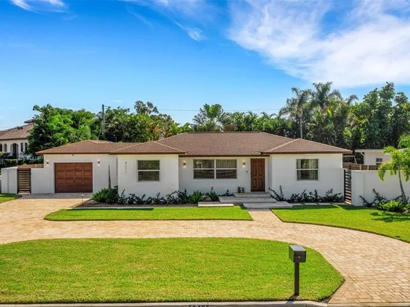 4211 Overlook Dr NE, Saint Petersburg, FL 33703
