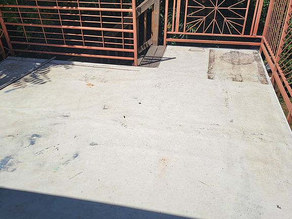3rd image of 2807 SE Balfour St
