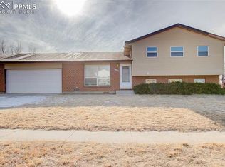 3945 Wylie Ln, Colorado Springs, CO 80916