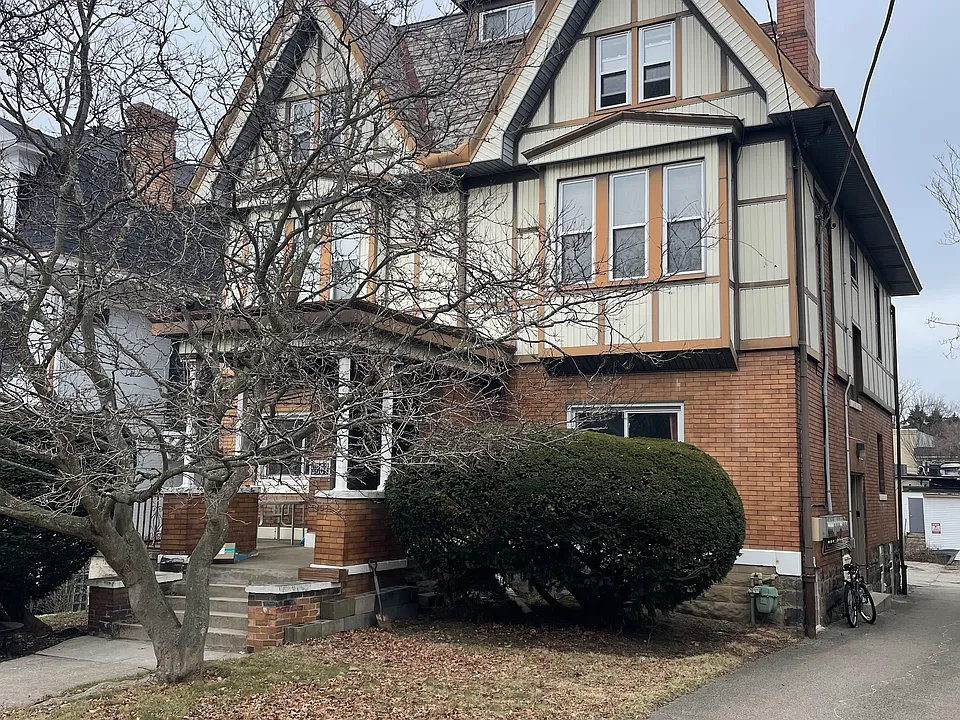 Super nice & convenient Sq Hill location - in the heart of it all!