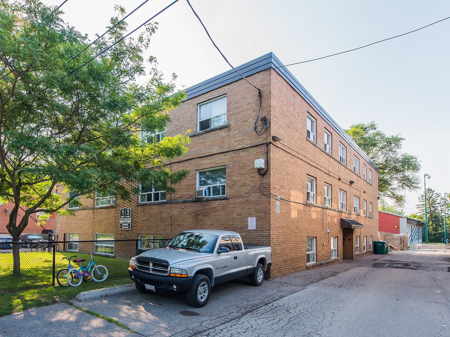 3 Birchlea Ave #2, Toronto, ON M8W 1E8 | Zillow