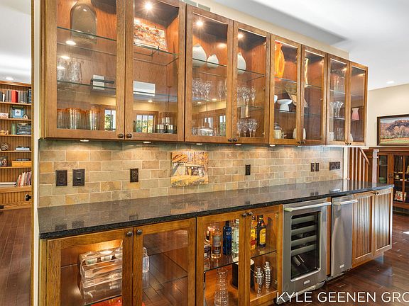 5th image of 138 Westshore St #10