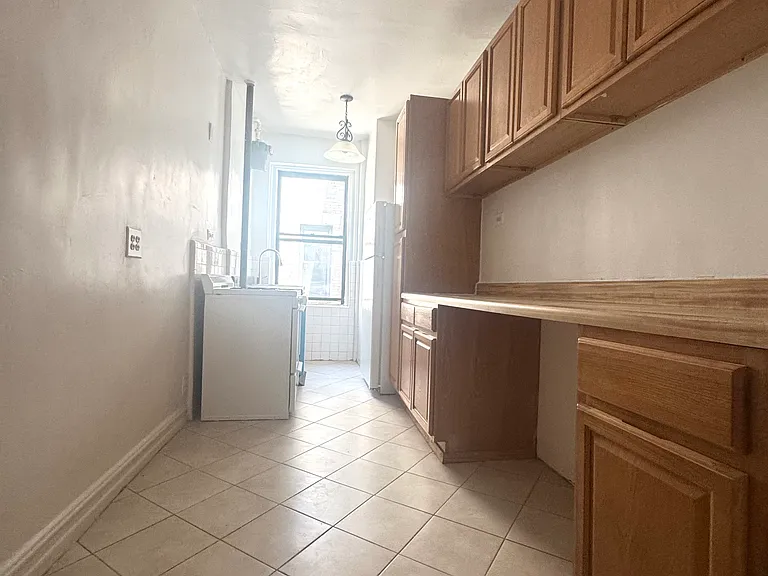 95 Cabrini Blvd #5H — Photo 3
