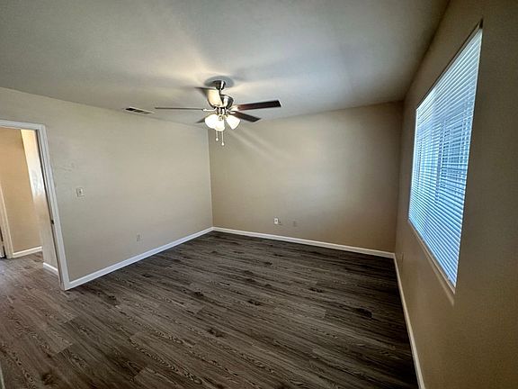 4th image of 438 Willow Dr APT B