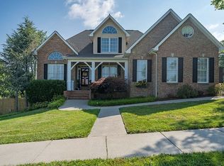 1300 Lake Ridge Sq, Johnson City, TN 37601