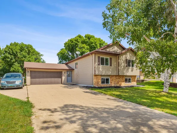 1519 36th Ave S, Fargo, ND 58104