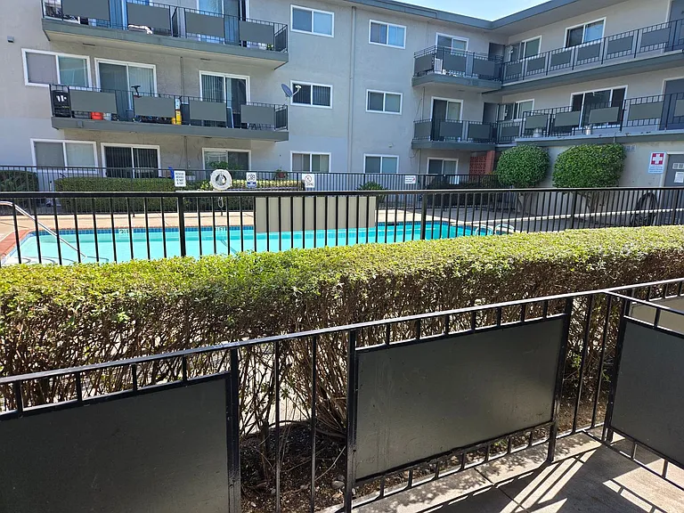 PARKWEST APARTMENTS — Photo 62