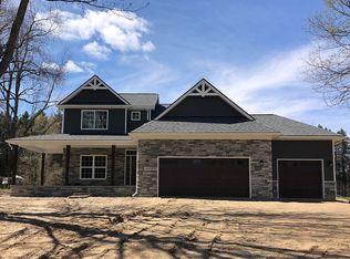 1335 Merry Rd, Waterford, MI 48328