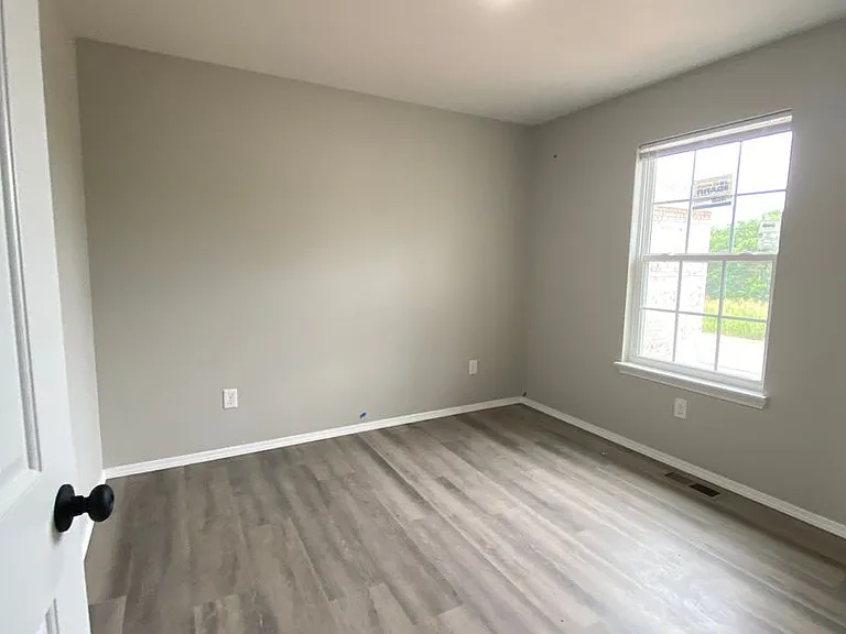 406 E Wright St — Photo 3