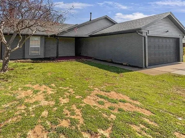 1004 S Neptune Rd, Edmond, OK 73003