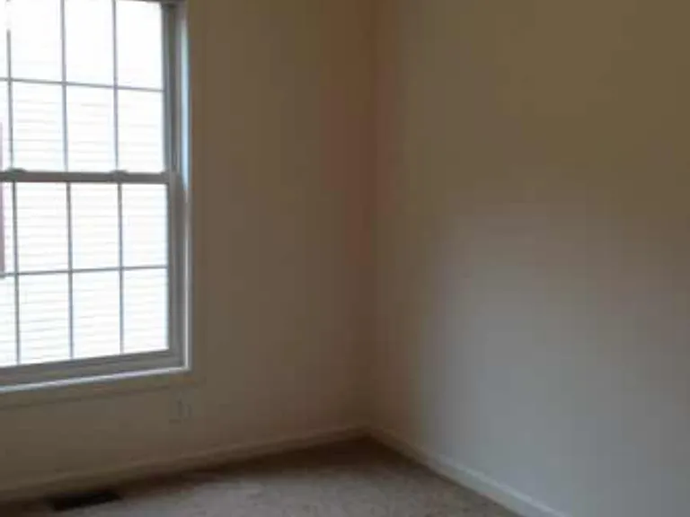 3351 S Oaklawn Cir — Photo 12