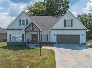 1002 Red Pine Cir, West Paducah, KY 42086