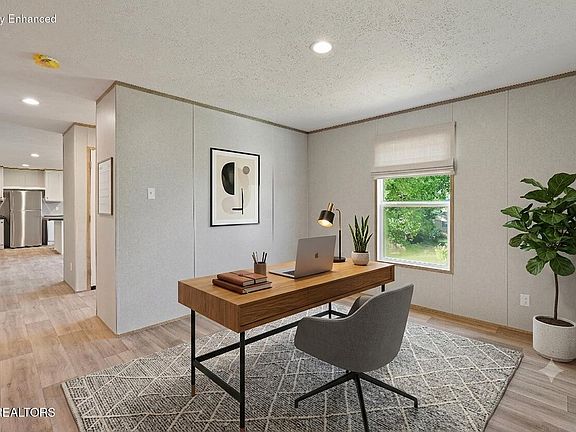 4th image of 403 Mason Ln