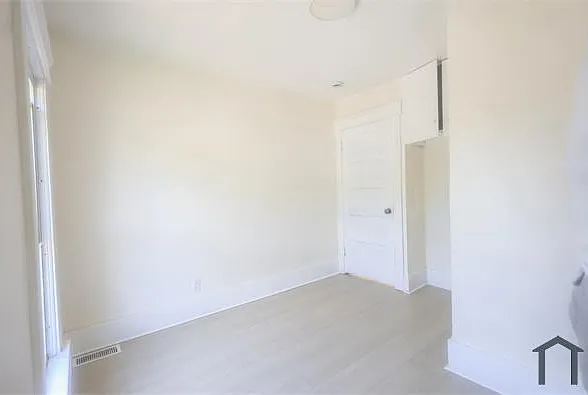 420 W 21st St — Photo 19
