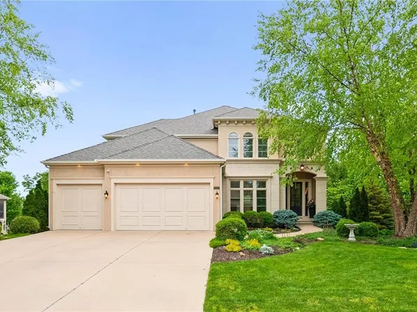 9302 W 155th Ter, Overland Park, KS 66221
