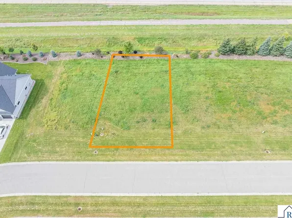 212 Double Eagle Dr, Mankato, MN 56001