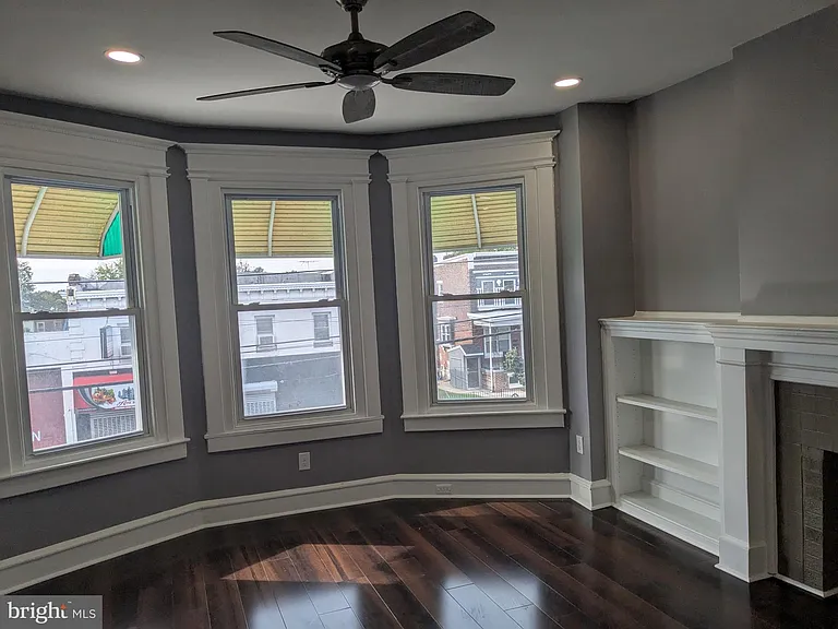 539 W Olney Ave — Photo 5
