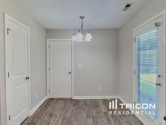 5th image of 131 Drewsbury Dr