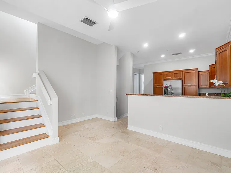 Living space & Kitchen