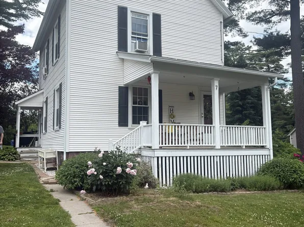 7 Middle Lane, Simsbury, CT 06070