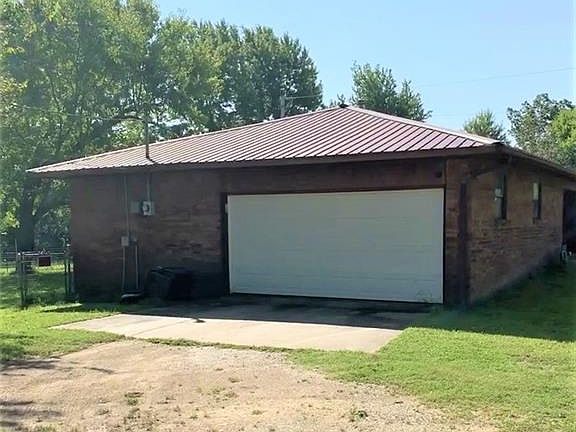 4th image of 3411 E Heritage Pkwy