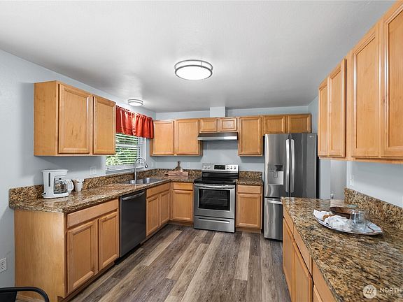 3rd image of 7025 Thebes Street NE