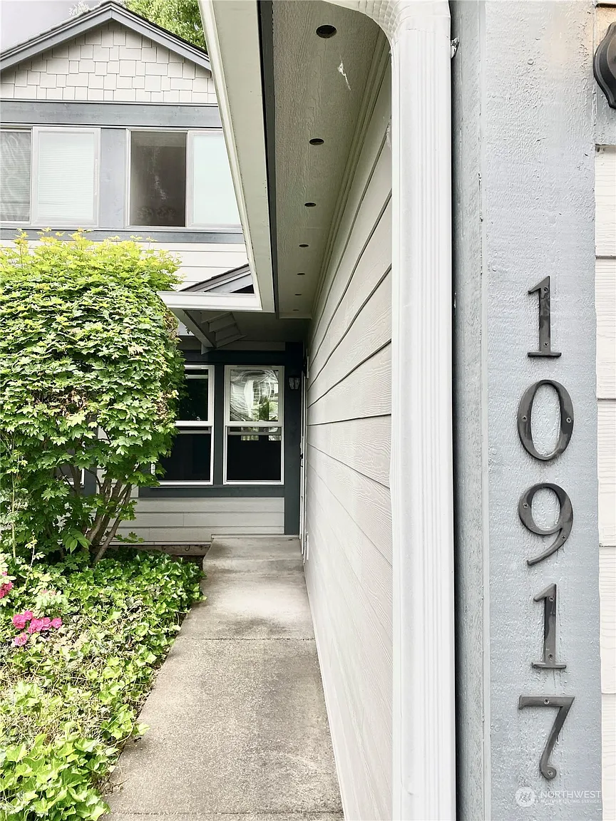 10917 62nd Street E photo 1